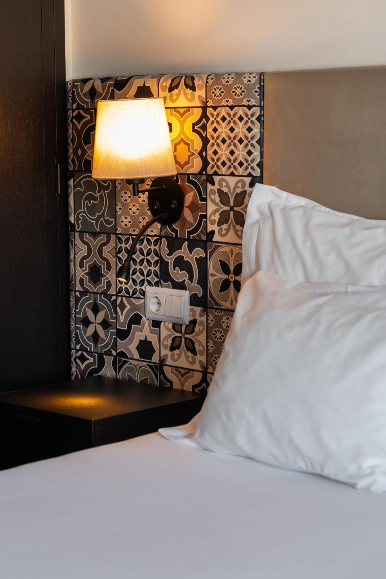 Twin or Double Room,112788546:JPEG